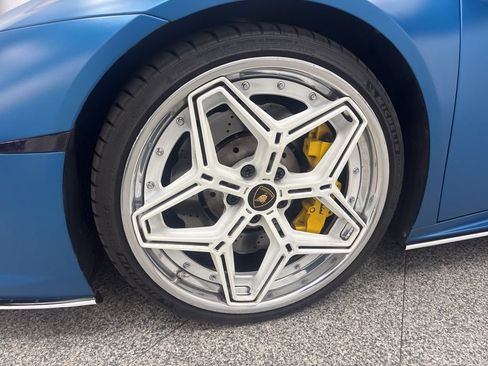Used 2020 Lamborghini Huracan EVO RWD image 31