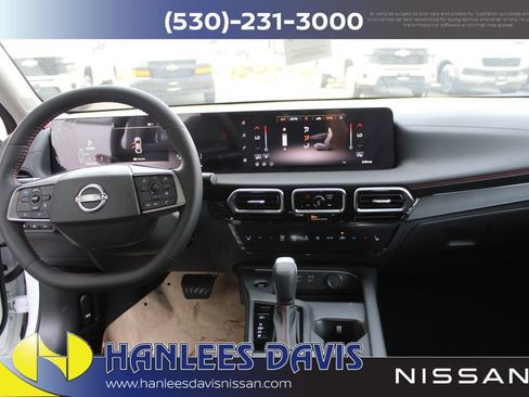 New 2026 Nissan Sentra SR w/ SR Premium Package FWD image 17