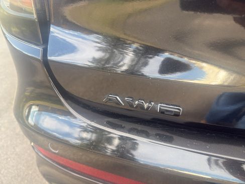 Used 2022 Cadillac XT6 Sport image 9