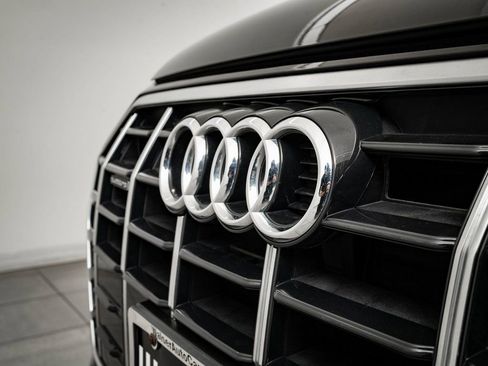 Used 2023 Audi Q5 2.0T Premium w/ Convenience Package AWD/4WD image 3