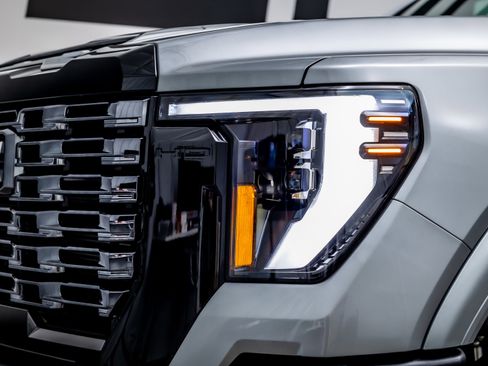 Used 2026 GMC Sierra 3500 Denali Ultimate AWD/4WD image 14