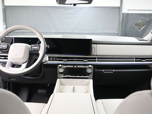 Certified 2025 Hyundai Santa Fe Calligraphy image 16