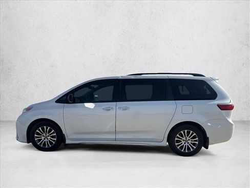 Used 2020 Toyota Sienna XLE FWD image 9