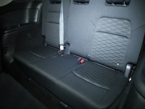 Used 2025 Nissan Pathfinder SV image 15