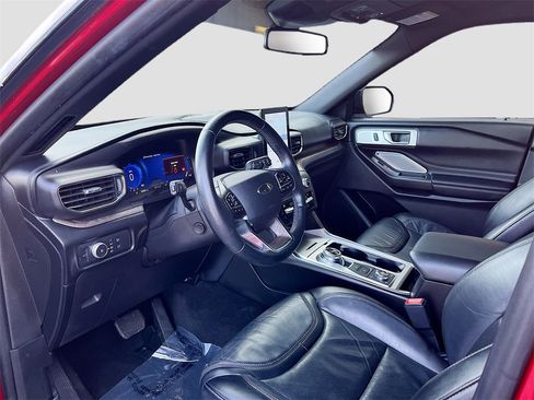 Used 2020 Ford Explorer Platinum w/ Premium Technology Package image 7