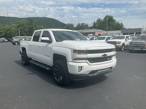 Used 2017 Chevrolet Silverado 1500 LT w/ All Star Edition AWD/4WD image 3
