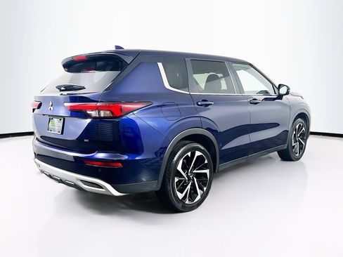 Used 2024 Mitsubishi Outlander SE image 9