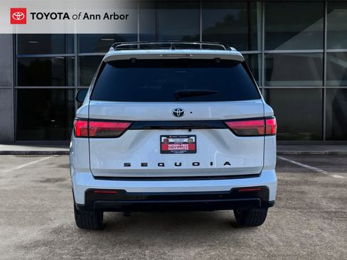 Used 2023 Toyota Sequoia Platinum image 11