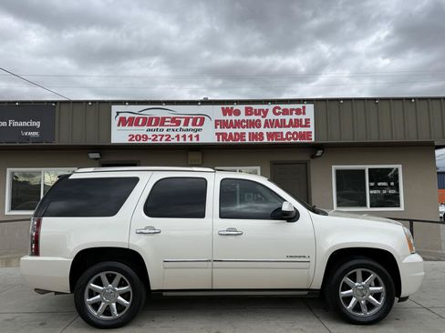 Used 2013 GMC Yukon Denali AWD/4WD image 2