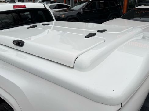 Used 2020 Toyota Tacoma SR image 11