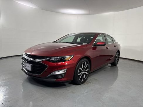 Used 2023 Chevrolet Malibu RS image 2