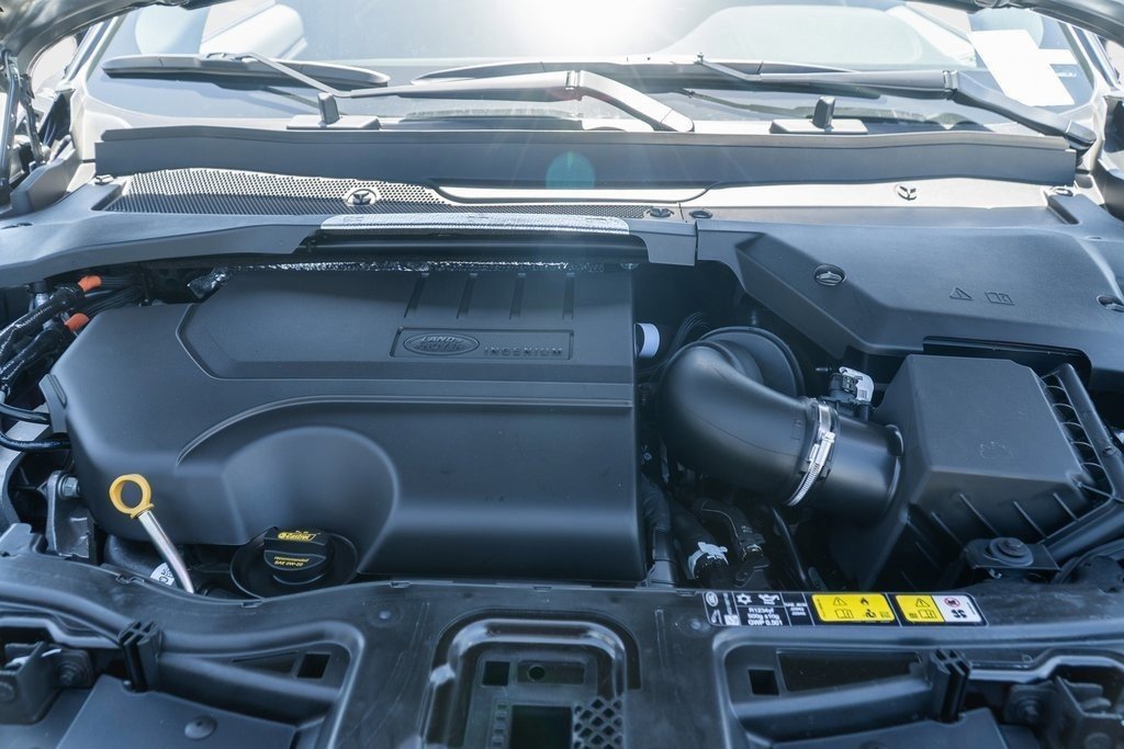 Used 2025 Land Rover Discovery Sport Dynamic SE AWD/4WD image 30