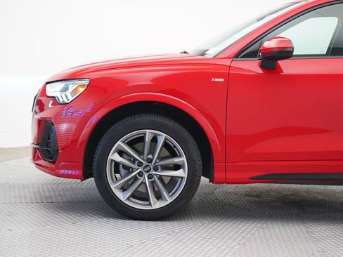 Used 2023 Audi Q3 2.0T Premium Plus w/ Premium Plus Package AWD/4WD image 2