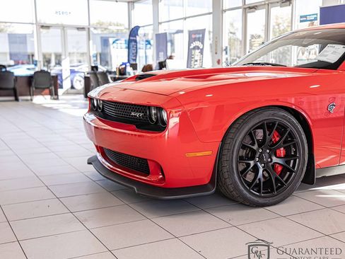 Used 2015 Dodge Challenger SRT Hellcat image 5