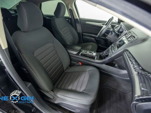 Used 2020 Ford Fusion SE FWD image 43