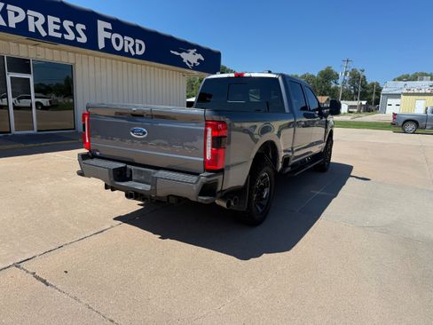 Used 2024 Ford F250 Lariat w/ Sport Appearance Package AWD/4WD image 3