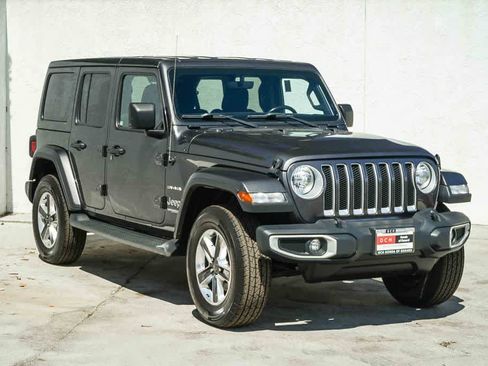 Used 2020 Jeep Wrangler Unlimited Sahara w/ Uconnect 4C Nav & Sound Group AWD/4WD image 3