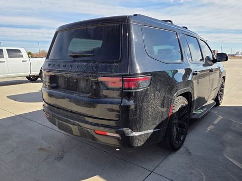 Used 2023 Jeep Wagoneer Series II w/ Convenience Group I image 2