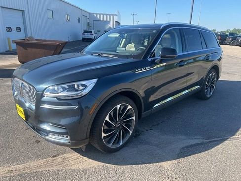 Used 2022 Lincoln Aviator Reserve w/ Equipment Group 201A AWD/4WD image 2