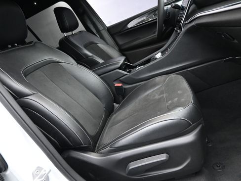 Used 2023 Jeep Grand Cherokee Altitude image 14