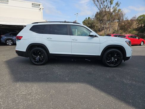 Used 2023 Volkswagen Atlas SE FWD image 4
