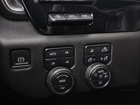 Used 2024 Chevrolet Silverado 2500 High Country w/ High Country Premium Package AWD/4WD image 32