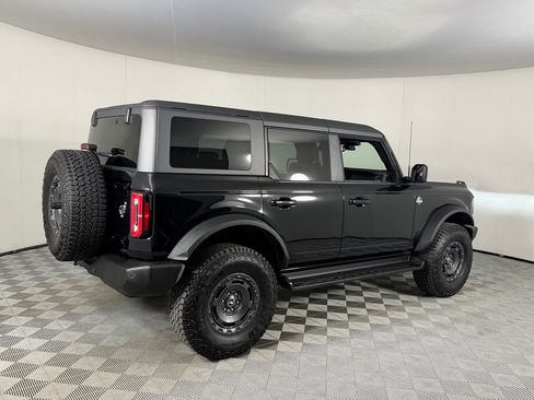 Used 2025 Ford Bronco Outer Banks w/ Sasquatch Package AWD/4WD image 8