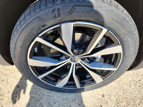 New 2026 Volkswagen Atlas SEL Premium R-Line image 9