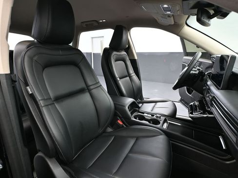 Used 2024 Lincoln Corsair AWD image 46