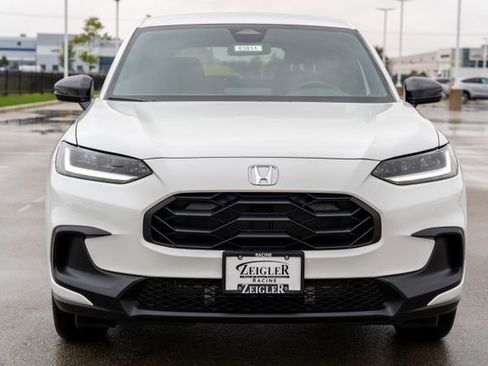 Used 2023 Honda HR-V Sport image 2