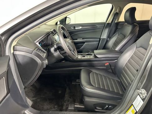 Used 2018 Ford Fusion SE w/ Equipment Group 601A image 12