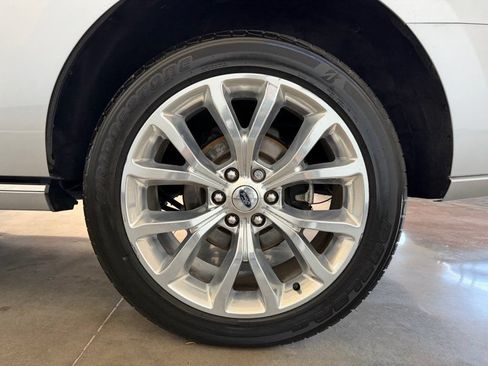 Used 2019 Ford Expedition Platinum AWD/4WD image 12