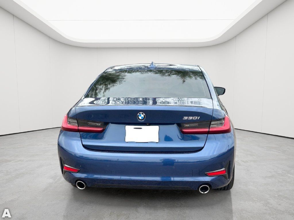 Used 2022 BMW 330i Sedan w/ Driving Assistance Package RWD image 9