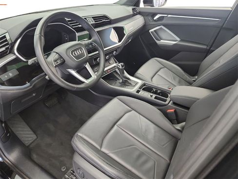 Used 2023 Audi Q3 2.0T Premium Plus image 12