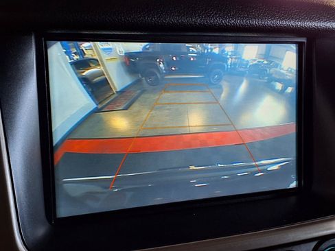 Used 2019 GMC Yukon Denali w/ Denali Ultimate Black Edition AWD/4WD image 20
