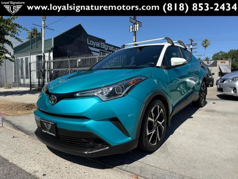 Used 2018 Toyota C-HR XLE FWD image 3