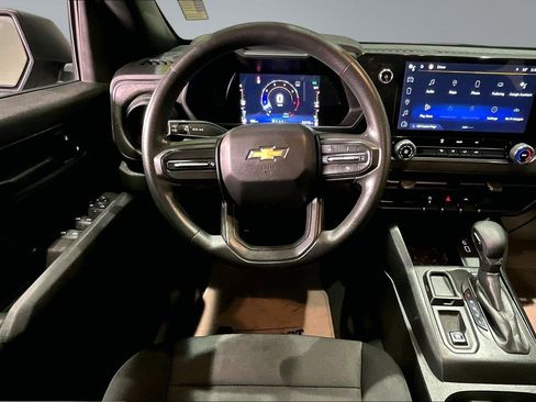 Used 2023 Chevrolet Colorado W/T image 9