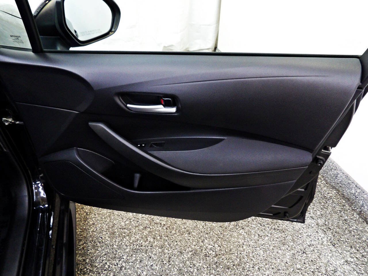 Used 2021 Toyota Corolla LE FWD image 11