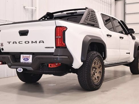 Used 2025 Toyota Tacoma 4x4 Double Cab Hybrid w/ Tow Tech Package image 9