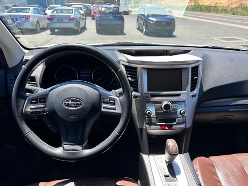 Used 2013 Subaru Outback 2.5i Limited AWD/4WD image 7