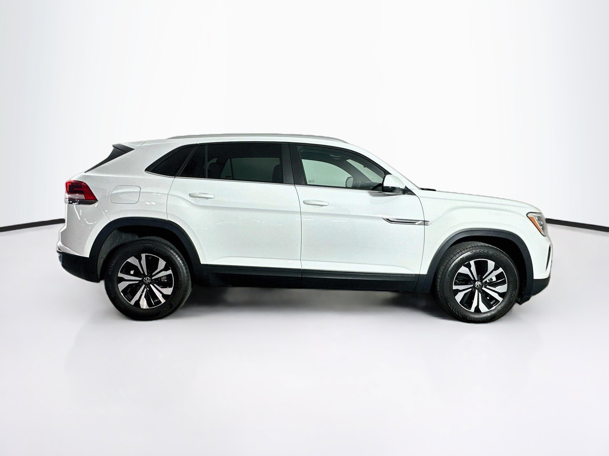 Used 2025 Volkswagen Atlas Cross Sport SE FWD image 10