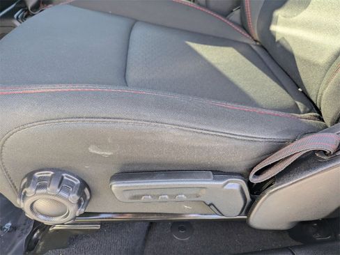 Used 2023 Jeep Wrangler Unlimited Rubicon image 14