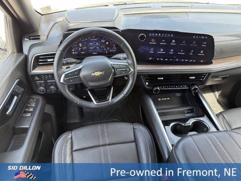 Certified 2025 Chevrolet Suburban High Country AWD/4WD image 8