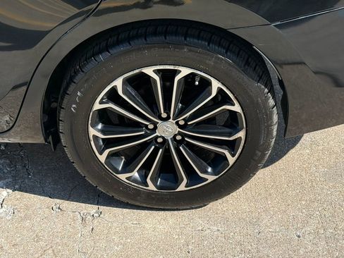 Used 2015 Toyota Corolla S FWD image 43