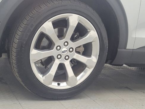 Used 2020 Ford Explorer Platinum w/ Premium Technology Package image 30