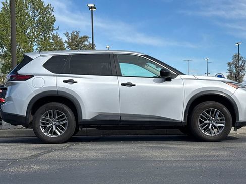 Used 2024 Nissan Rogue S image 3