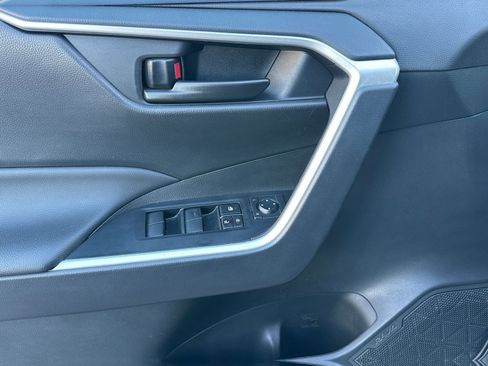 Used 2025 Toyota RAV4 LE image 20