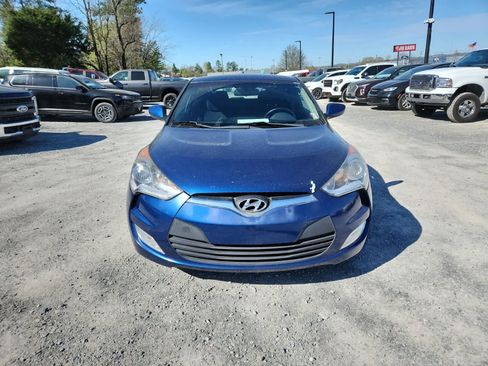 Used 2017 Hyundai Veloster image 8