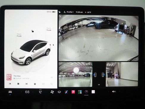 Used 2023 Tesla Model Y Long Range AWD/4WD image 24