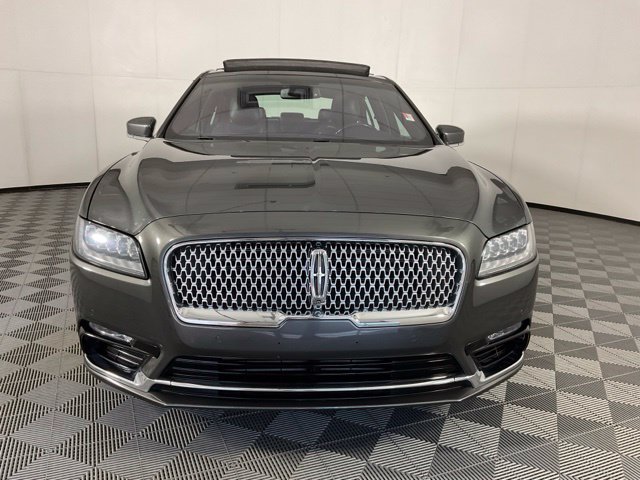 Used 2017 Lincoln Continental Reserve w/ Luxury Package AWD/4WD image 2
